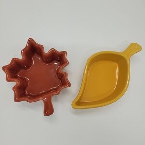 Chantal Leaf Bakeware Tabletop Decor Set Of 2 Leaves Yellow Rust Fall Autumn